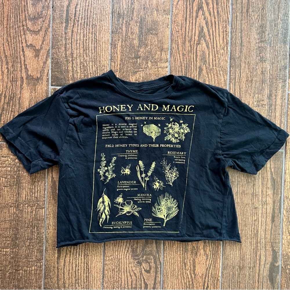 MEDIUM Honey And Magic Crop Top